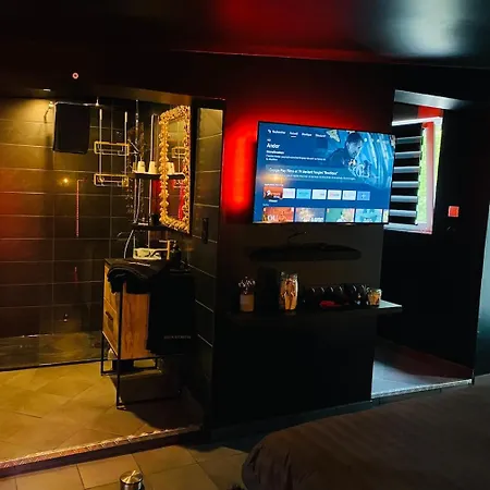 Hébergement de vacances Love room Spa nuits secrètes *